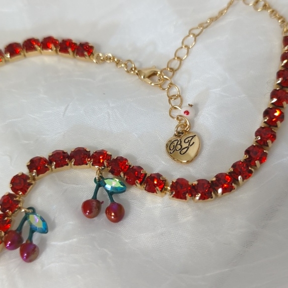 🆕 Cherry Tennis Necklace 🍒 Betsy Johnson - Picture 4 of 7